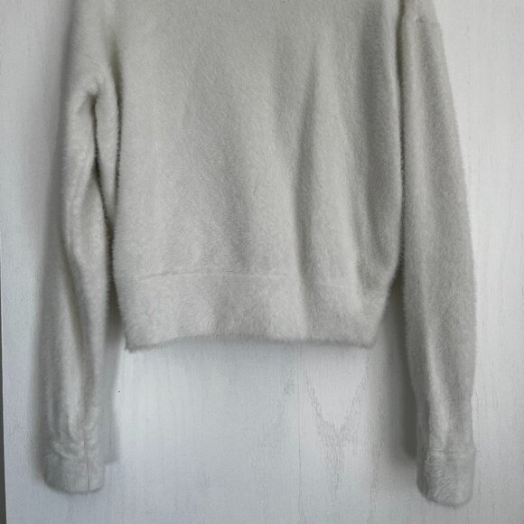 LIKE NEW Gymshark Whitney Eyelash Knit Jacket - Skylight White Size Small - Picture 7 of 7